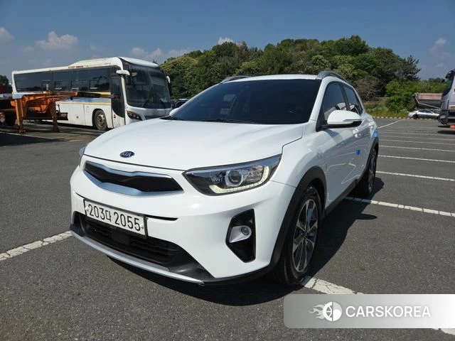 Kia Stonic 2019 Белый из Кореи