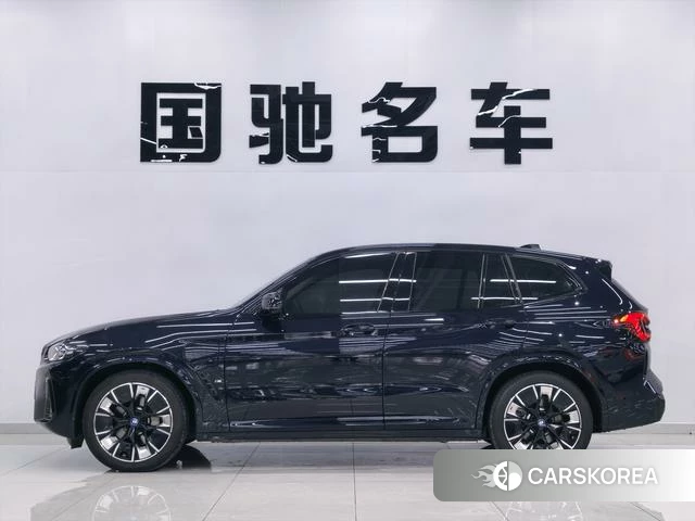 BMW iX3 2023 Черный из Китая