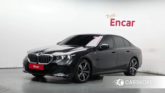 BMW 5 Series (G60) 2024 Серый из Кореи