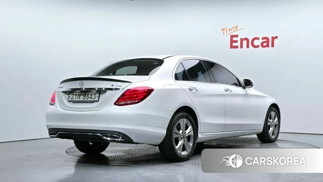 Mercedes-Benz C-Class W205 2018 Белый из Кореи