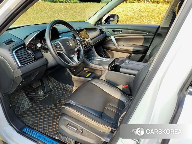 Honda Crown Road 2023 Белый из Китая