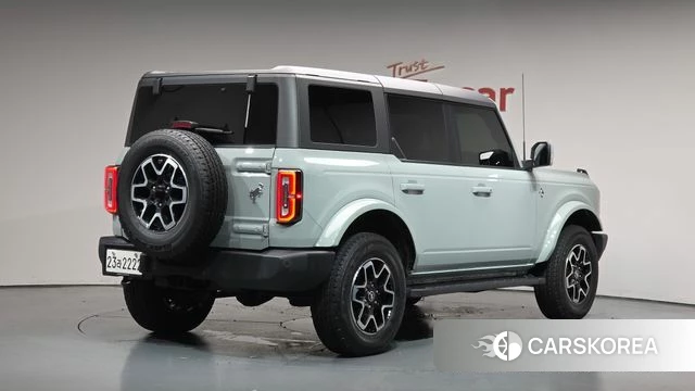 Ford Bronco 6th Generation 2023 Небесно-голубой из Кореи