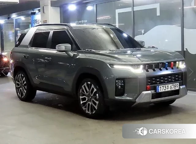 Ssangyong Torres 2023 Темно-зеленый из Кореи