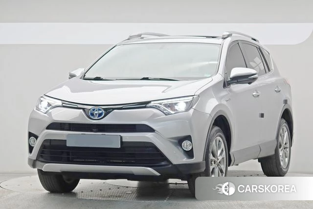 Toyota RAV4 2018 Серебряный из Кореи
