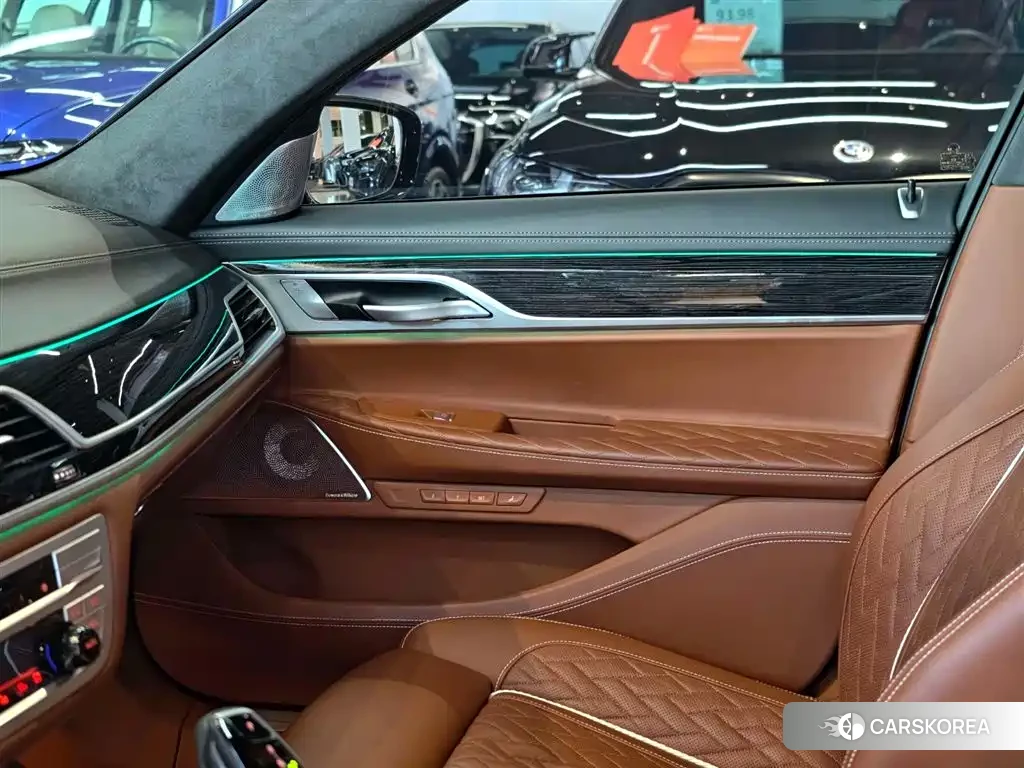 BMW 7 series 2023 Черный из Китая