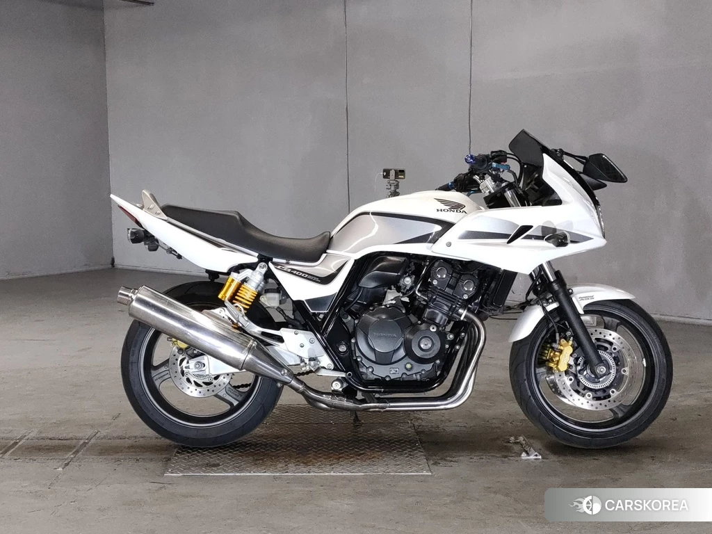 Проданный Honda CB400SF BOLDOR 2011 из Японии