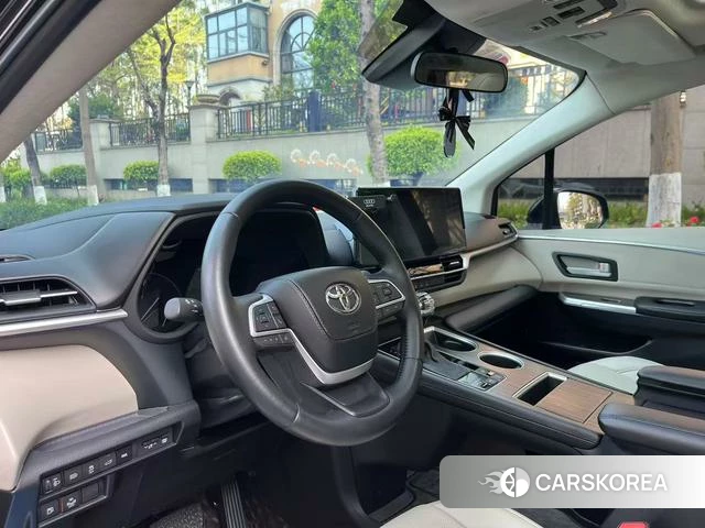 Toyota Saina 2023 Черный из Китая