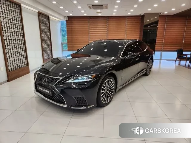 Lexus LS500h 5th generation 2025 Черный из Кореи