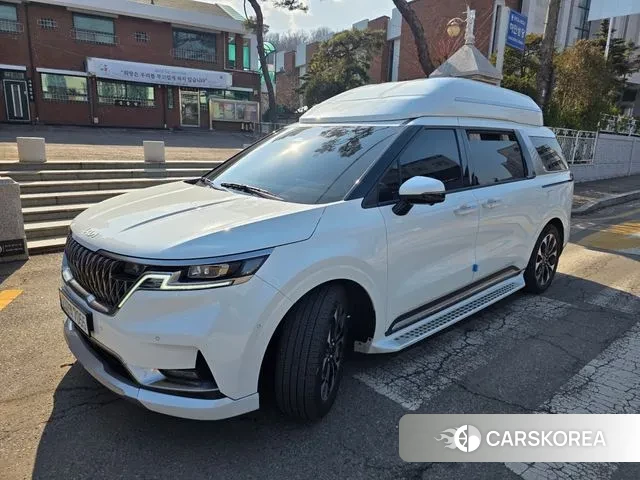 Kia Carnival 4th generation 2023 Белый из Кореи