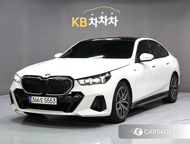 BMW 5 Series (G60) 2024 Белый из Кореи