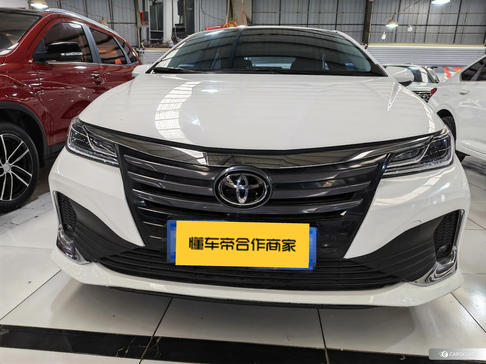Toyota Asian lion 2022 Белый из Китая