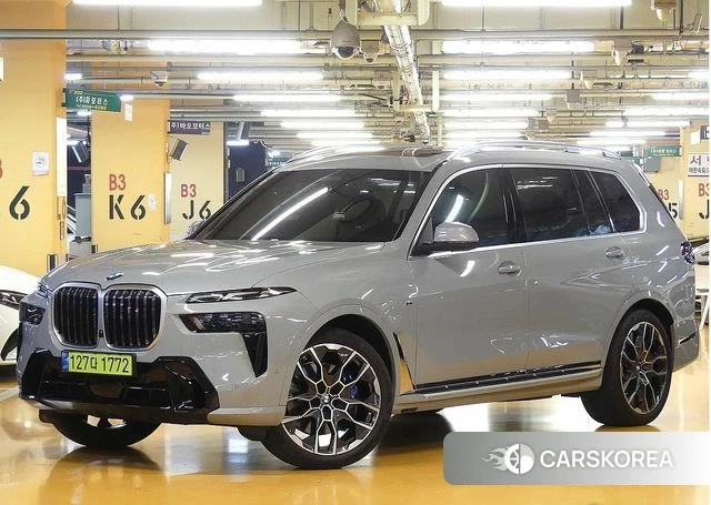 BMW X7 (G07) 2024 Серебристо-серый из Кореи