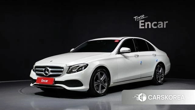 Mercedes-Benz E-Class W213 2018 Белый из Кореи