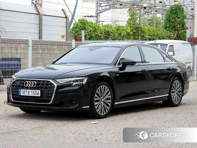 Audi A8 (D5) 2022 Черный из Кореи