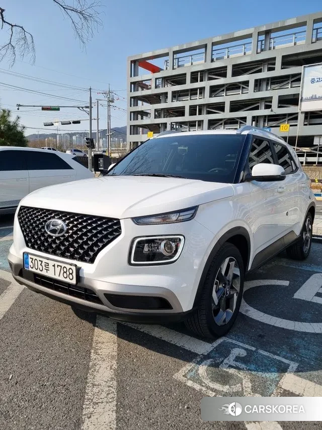 Hyundai Venue 2024 Белый из Кореи