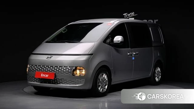 Hyundai Staria 2023 Серебряный из Кореи