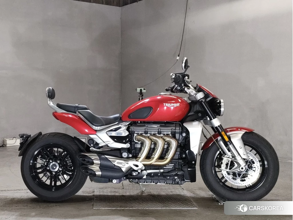Проданный Triumph ROCKET 3 R 2020 из Японии
