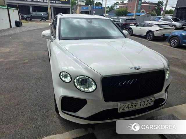 Bentley Bentayga 2024 Белый из Кореи