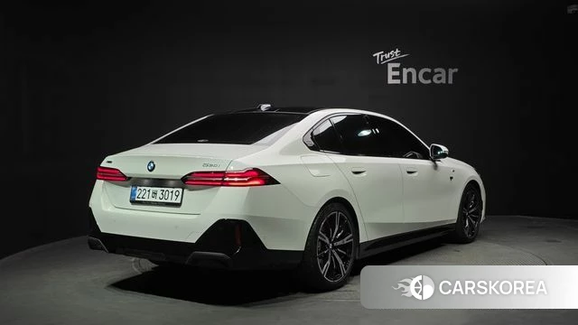 BMW 5 Series (G60) 2025 Белый из Кореи
