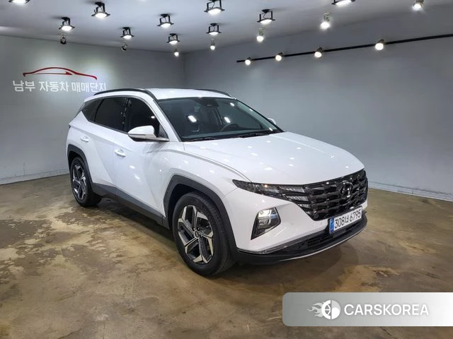 Hyundai Tucson (NX4) 2021 Жемчужный цвет из Кореи