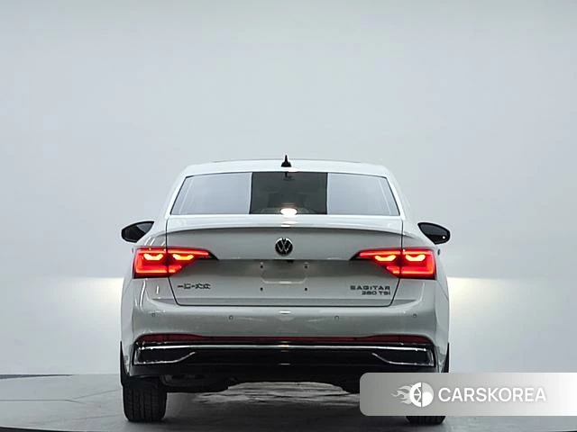 Volkswagen Sagitar 2022 Белый из Китая