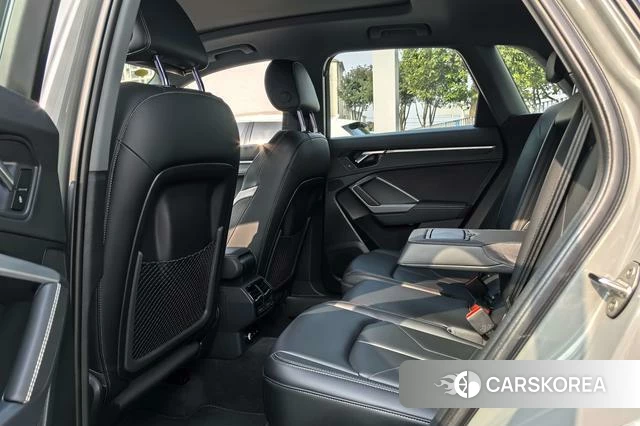 Audi Q3 2024 Темно-серый из Китая