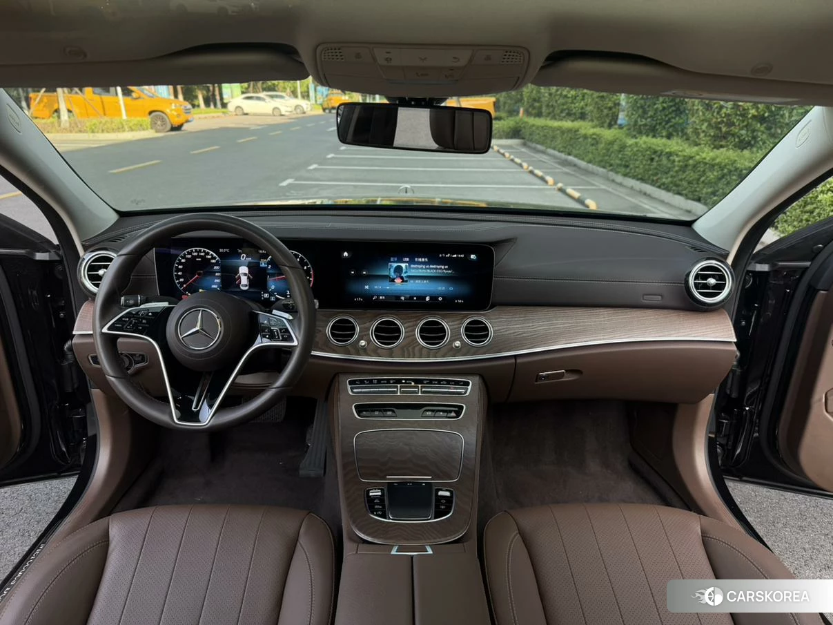 Mercedes-Benz E-class 2023 Черный из Китая