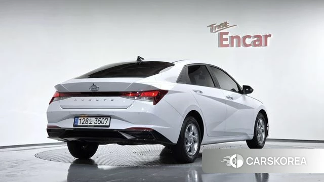 Hyundai Avante (CN7) 2021 Белый из Кореи