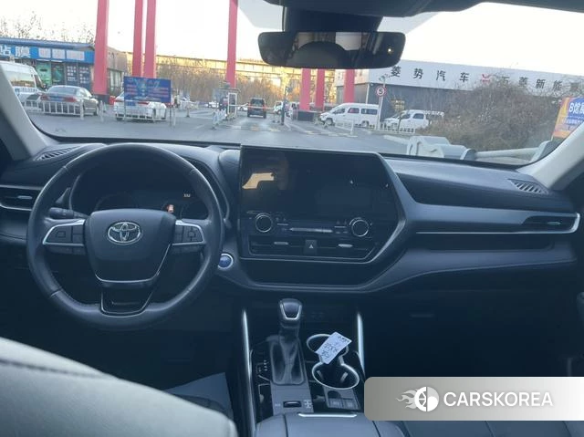 Toyota Highlander 2022 Белый из Китая