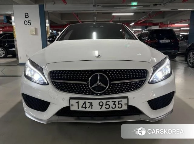 Mercedes-Benz C-Class W205 2018 Белый из Кореи