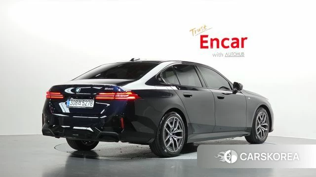 BMW 5 Series (G60) 2025 Черный из Кореи