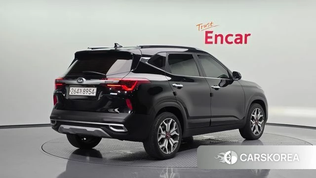 Kia Seltos 2019 Черный из Кореи