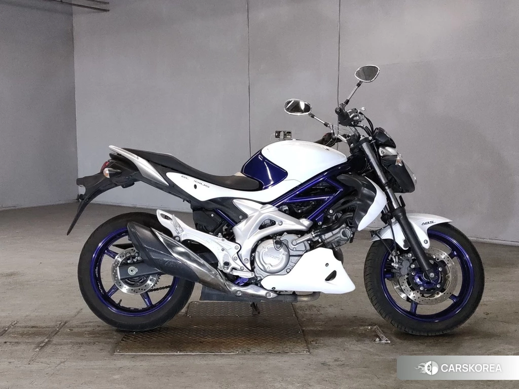 Проданный Suzuki GLADIUS 400 2010 из Японии