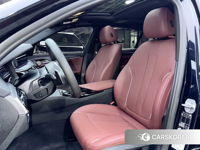 BMW 5 series 2022 Синий из Китая