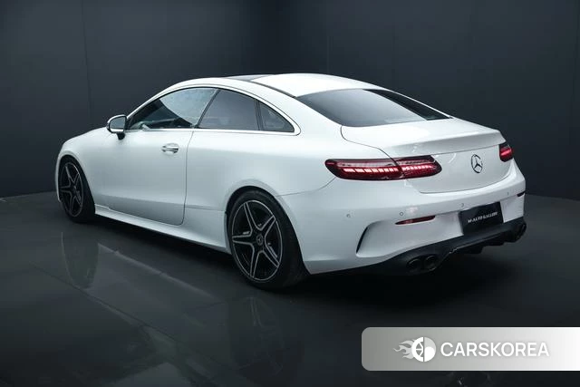 Mercedes-Benz E-class (imported) 2021 Белый из Китая