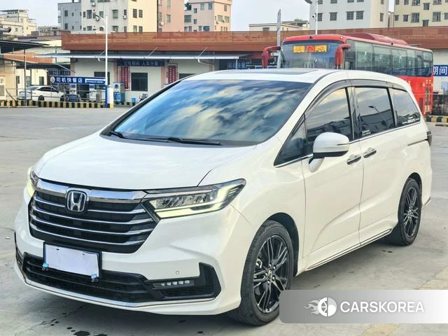 Honda Odyssey 2023 Белый из Китая