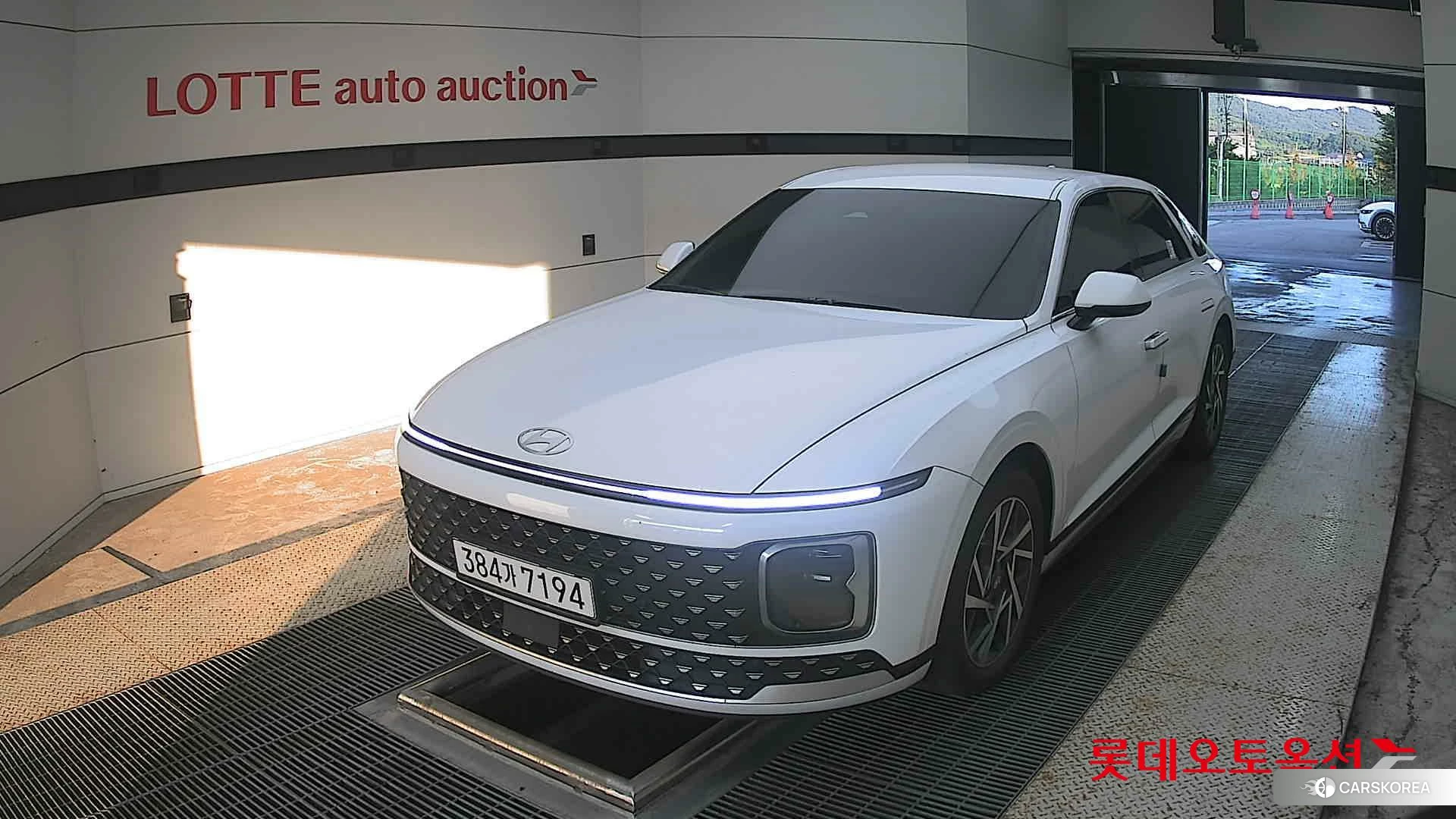 Hyundai Grandeur 2023 Белый из Кореи