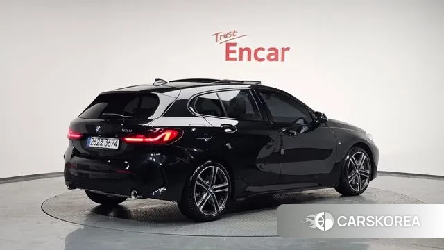 BMW 1 Series (F40) 2024 Черный из Кореи