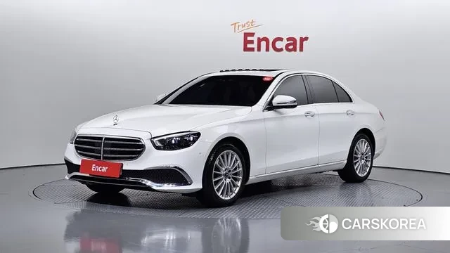 Mercedes-Benz E-Class W213 2021 Белый из Кореи