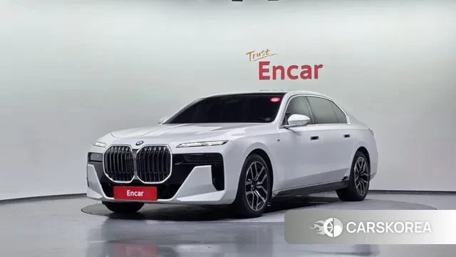 BMW 7 Series (G70) 2023 Белый из Кореи