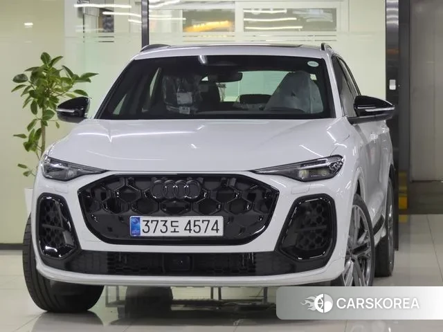 Audi Q5 (80A) 2025 Белый из Кореи