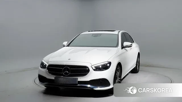 Mercedes-Benz E-Class W213 2022 Белый из Кореи