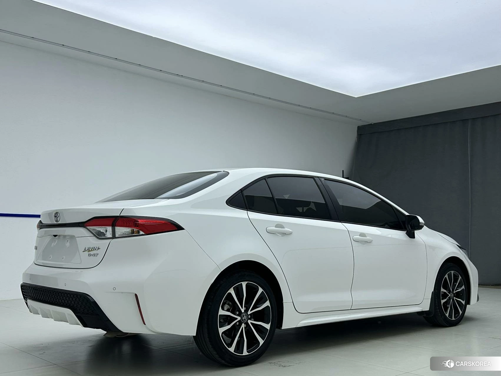 Toyota Levin 2021 Белый из Китая