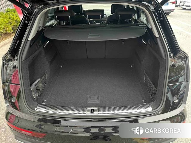 Audi Q5L 2023 Черный из Китая