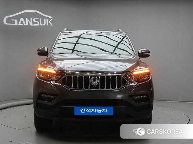 Ssangyong Rexton Sports Cannes 2019 Серебристо-серый из Кореи