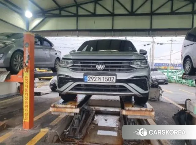 Volkswagen Tiguan Allspace 2022 Серебристо-серый из Кореи