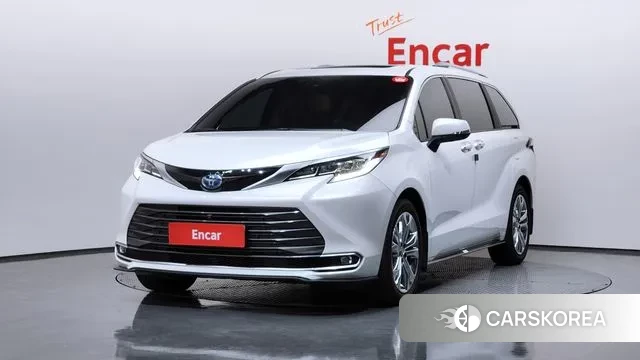 Toyota Sienna 4th Generation 2023 Белый из Кореи