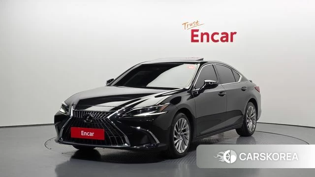 Lexus ES300h 7th generation 2023 Черный из Кореи