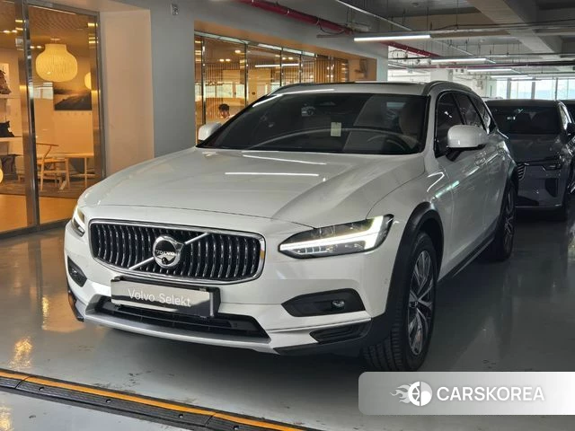 Volvo V90 Cross-Country 2025 Белый из Кореи
