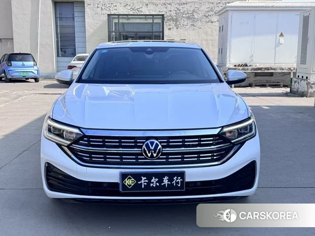 Volkswagen Sagitar 2023 Белый из Китая